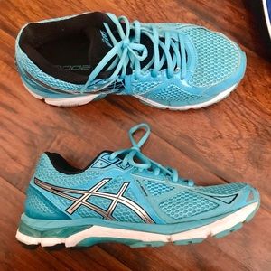 Asics women’s size 8 shoes